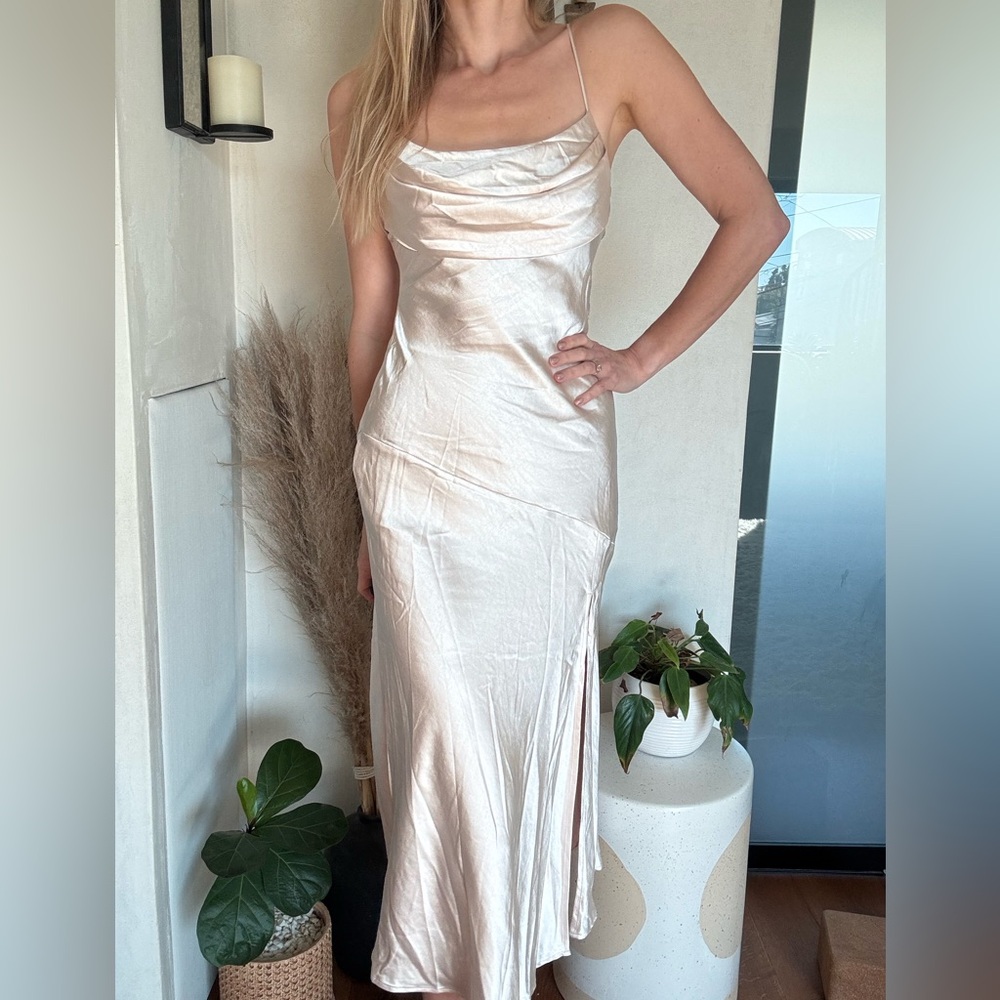 Selfie Leslie NWOT champagne satin slip dress